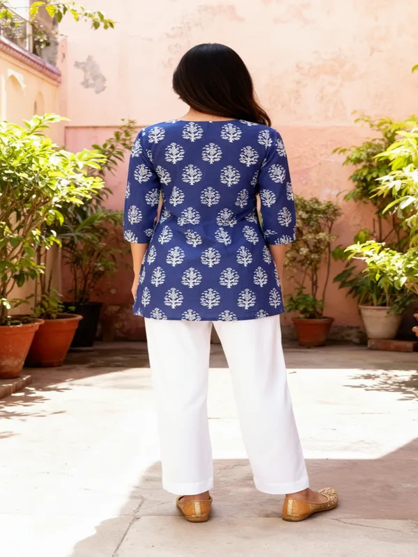 Dark_Blue_&_White_Trendy_Design_Viscose_Rayon_Casual_Printed_Top_For_Women