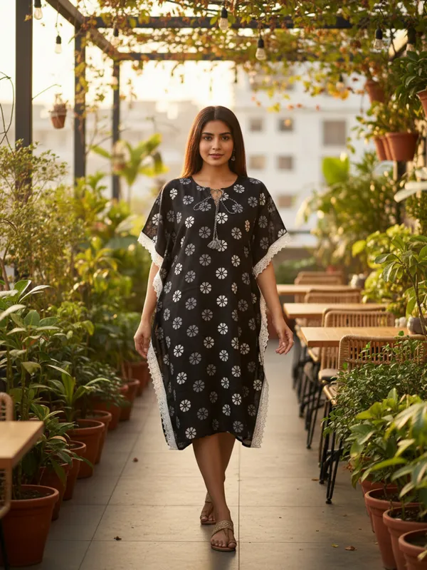 Black_Trendy_Design_Rayon_Printed_Kaftan_For_Women