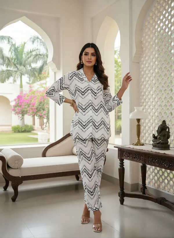 Etzin_Women_Printed_White_Top_&_Pyjama_Set