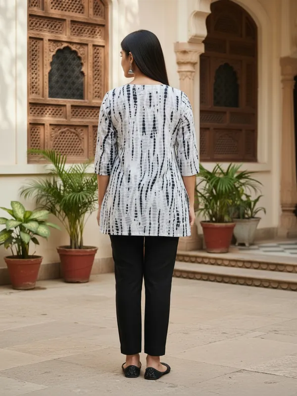 White_Trendy_Design_Viscose_Rayon_Party_Tie_&_Dye_Top_For_Women