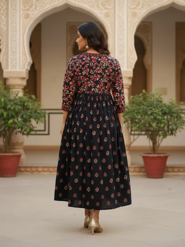 Black_Trendy_Design_Cotton_Rayon_Floral_Print_Gown_Kurta_For_Women