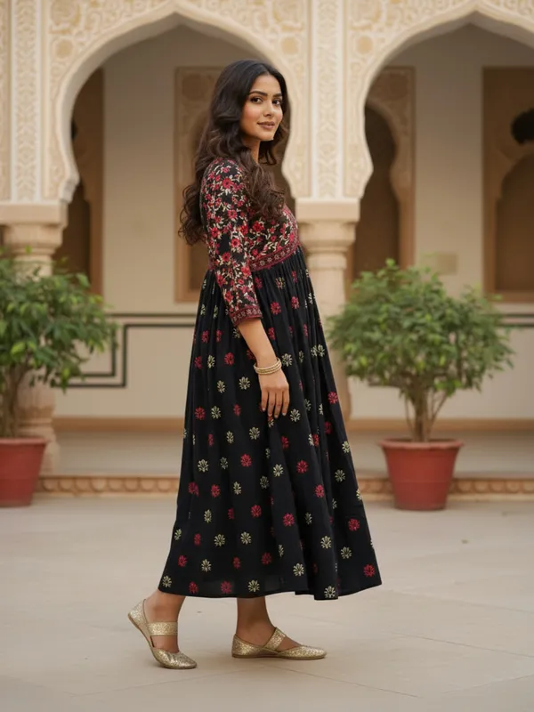 Black_Trendy_Design_Cotton_Rayon_Floral_Print_Gown_Kurta_For_Women