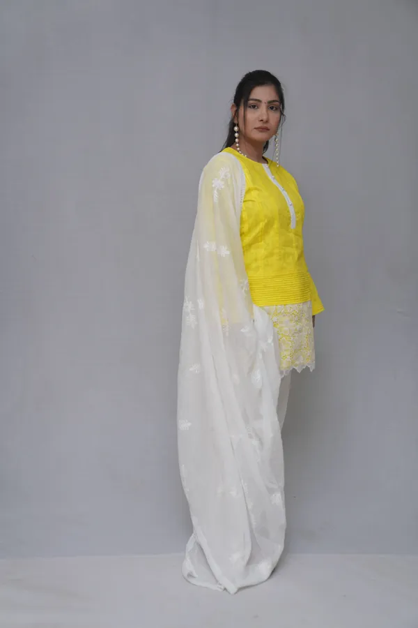 Yellow_&_White_Elegant_Design_Fancy_Cotton_Co-Ord_Set_For_Women