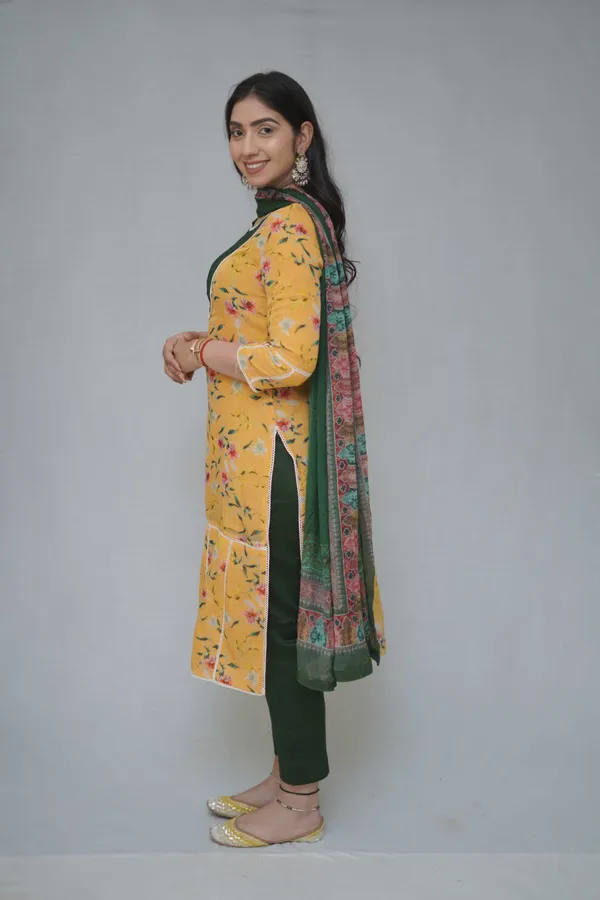 Yellow_Georgette_Kurta_Set_For_Women