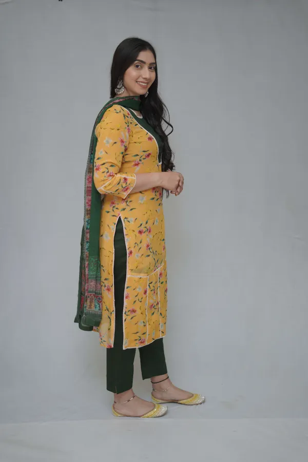 Yellow_Georgette_Kurta_Set_For_Women