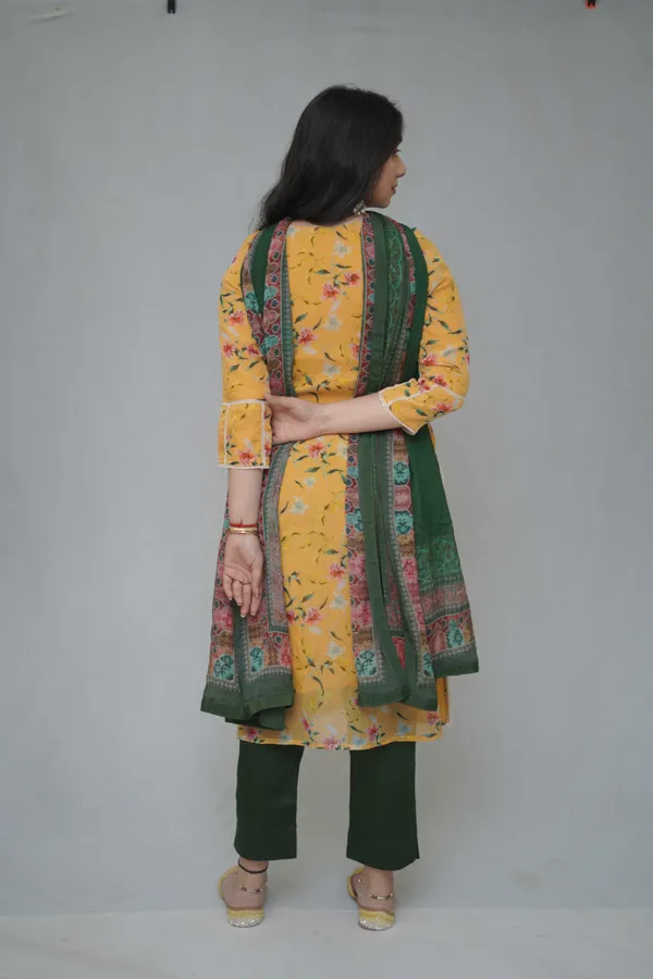 Yellow_Georgette_Kurta_Set_For_Women
