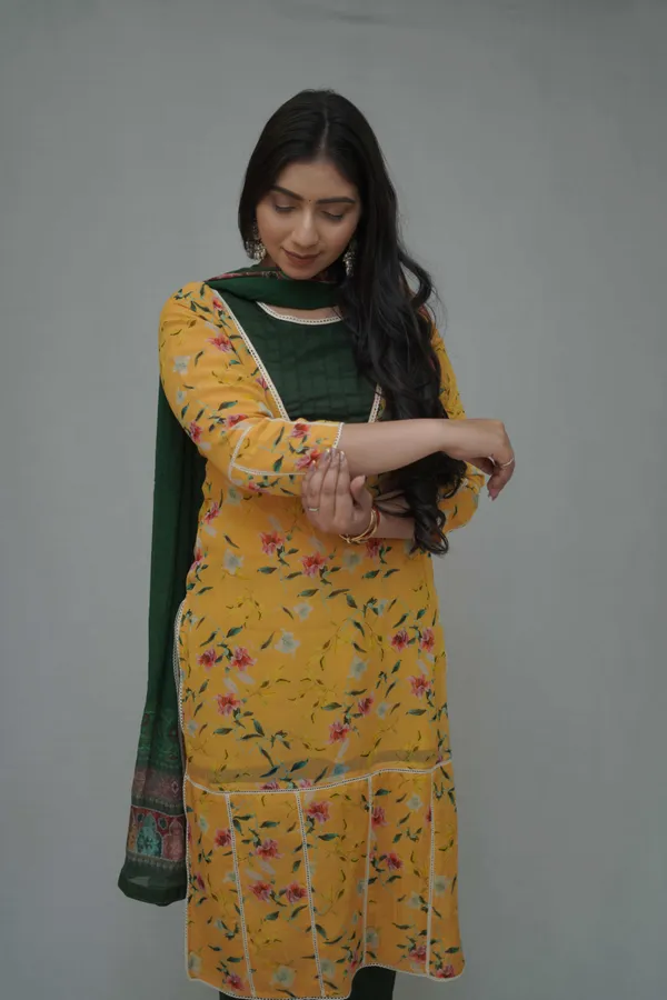Yellow_Georgette_Kurta_Set_For_Women