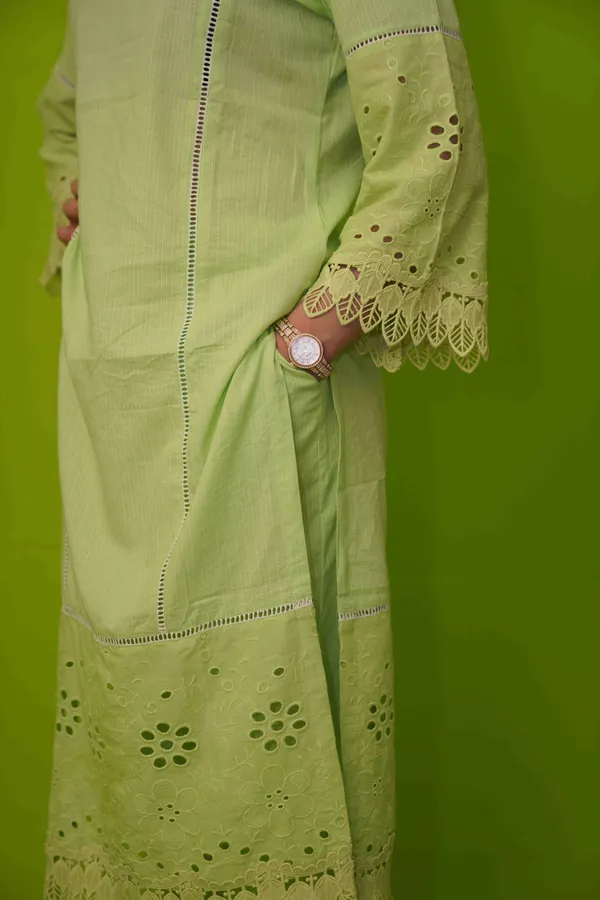 Green_Elegant_Design_Cotton_Kurta_Set_For_Women