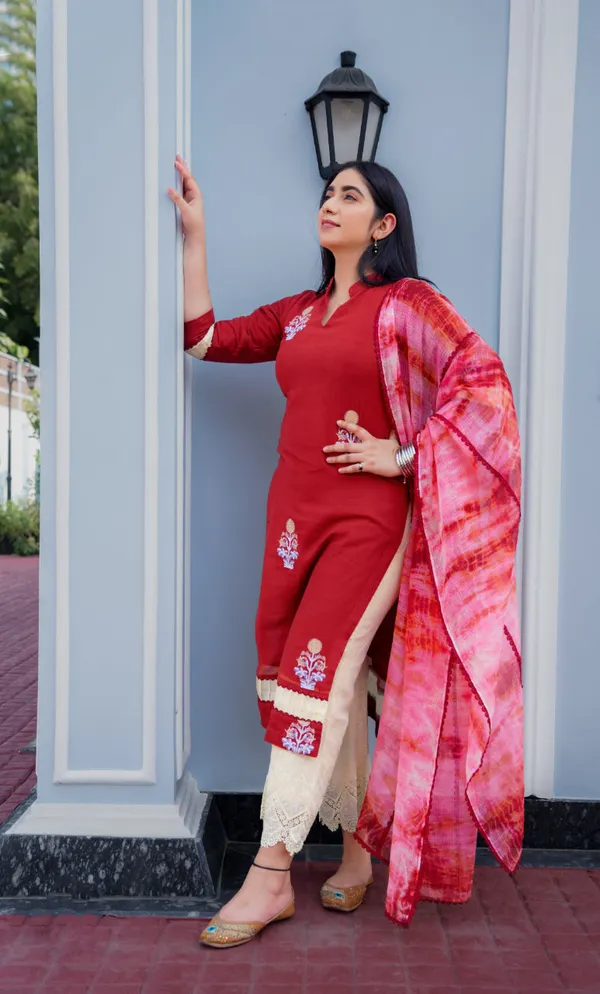 Red_Kota_Doria_Kurta_Set_For_Women