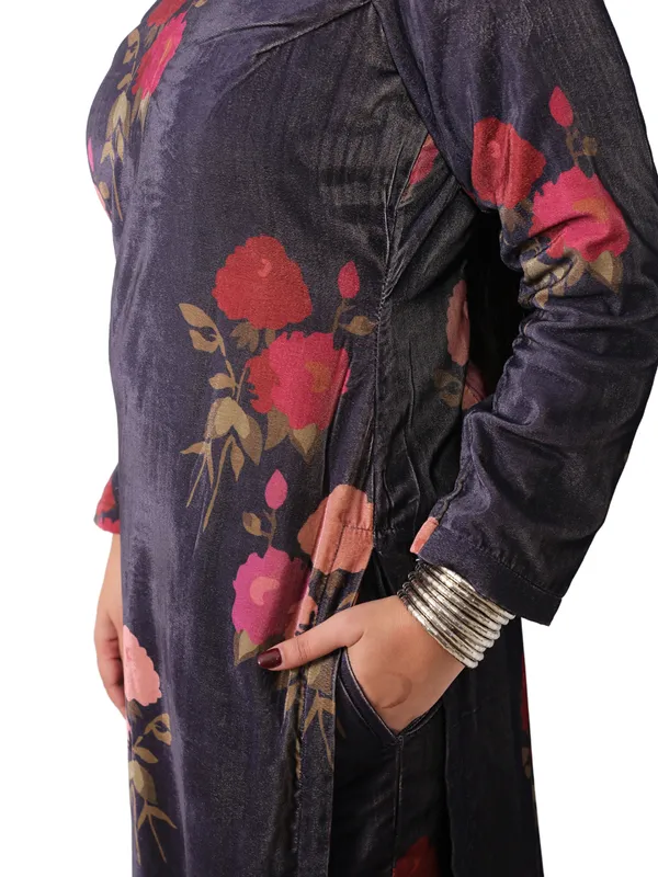 Purple_Velvet_Floral_Kurta_Set_For_Women