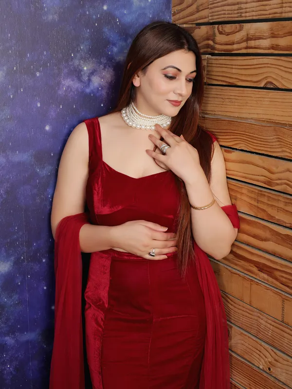 Red_Velvet_Skirt_With_Crop_Top_For_Women