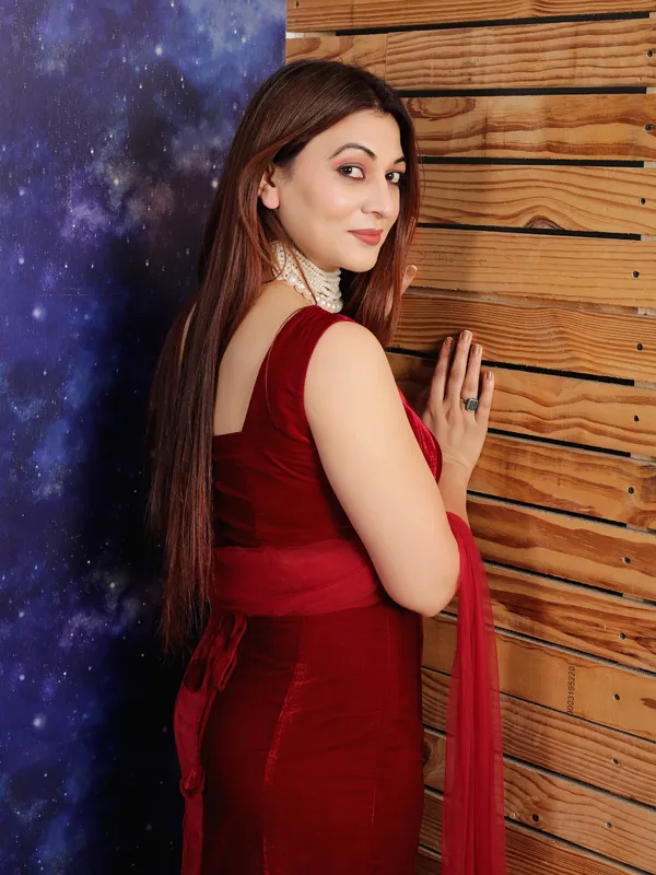 Red_Velvet_Skirt_With_Crop_Top_For_Women