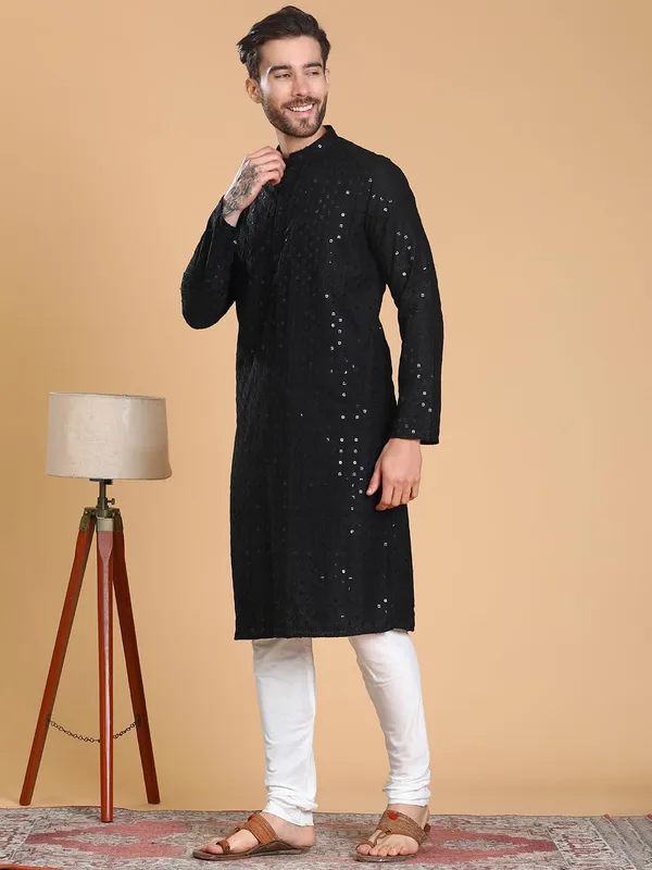 Black_Cotton_Full_Sleeve_Regular_Fit_Embroidery_Black_Kurta_For_Men