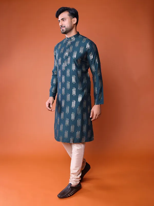 Green_Cotton_Full_Sleeve_Regular_Fit_Embroidery_Kurta_For_Men