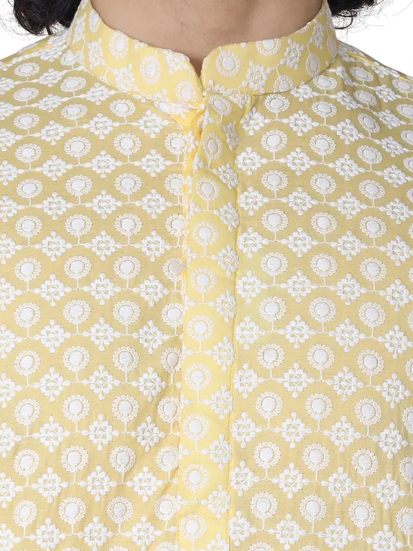Yellow_Cotton_Yellow_Full_Sleeve_Regular_Fit_Plain_Kurta_For_Men
