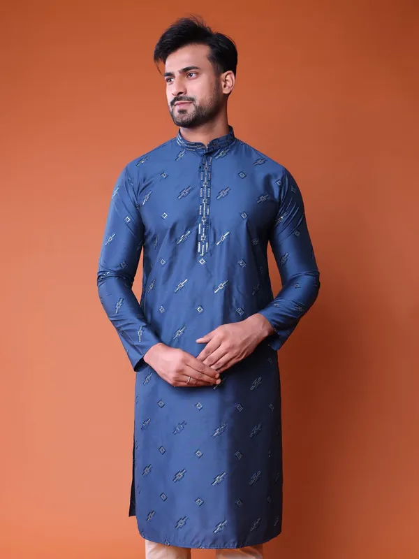 Blue_Cotton_Full_Sleeve_Regular_Fit_Embroidery_Kurta_For_Men