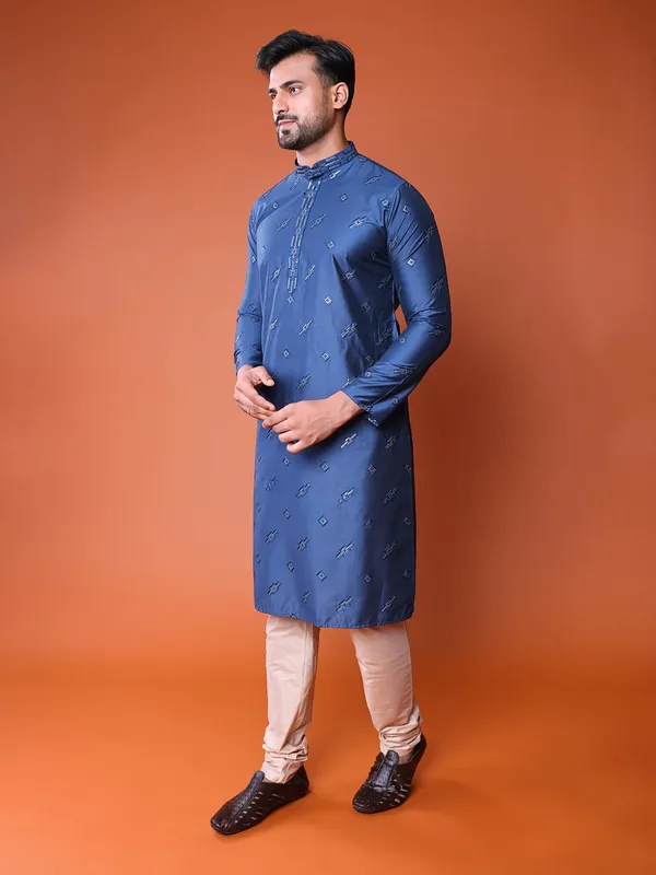Blue_Cotton_Full_Sleeve_Regular_Fit_Embroidery_Kurta_For_Men