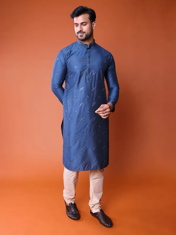 Blue_Cotton_Full_Sleeve_Regular_Fit_Embroidery_Kurta_For_Men