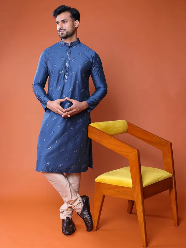 Blue_Cotton_Full_Sleeve_Regular_Fit_Embroidery_Kurta_For_Men