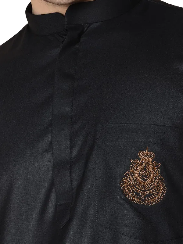 Black_Cotton_Full_Sleeve_Regular_Fit_Embroidery_Kurta_For_Men