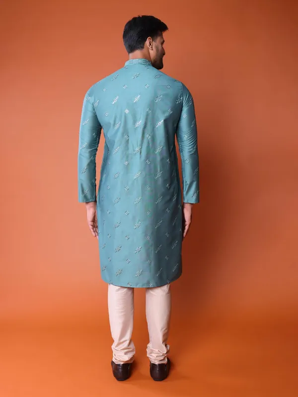 Green_Cotton_Full_Sleeves_Regular_Fit_Embroidery_Kurta_For_Men