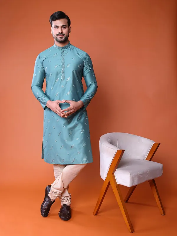 Green_Cotton_Full_Sleeves_Regular_Fit_Embroidery_Kurta_For_Men