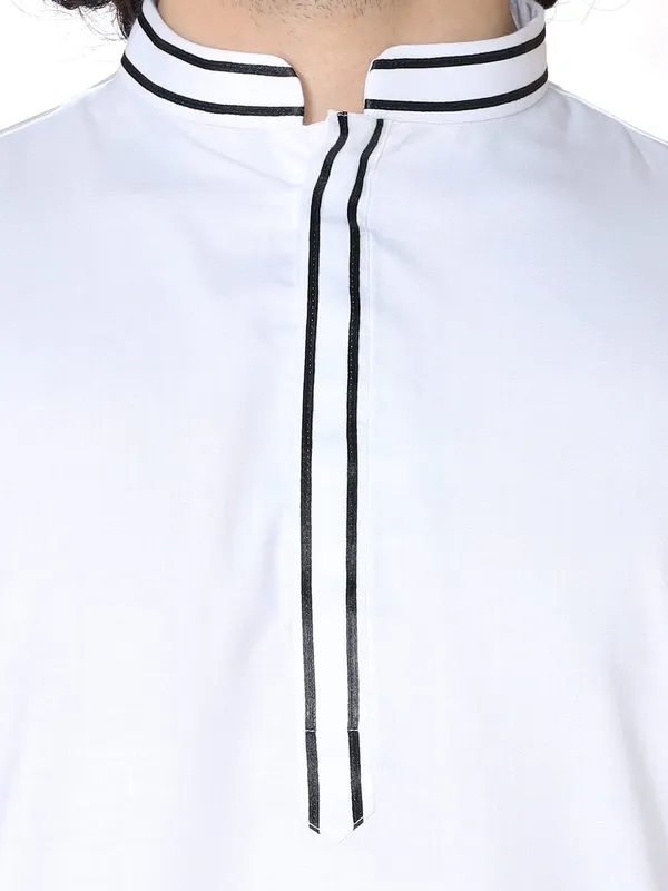 White_Cotton_Full_Sleeve_Regular_Fit_Plain_Kurta_For_Men