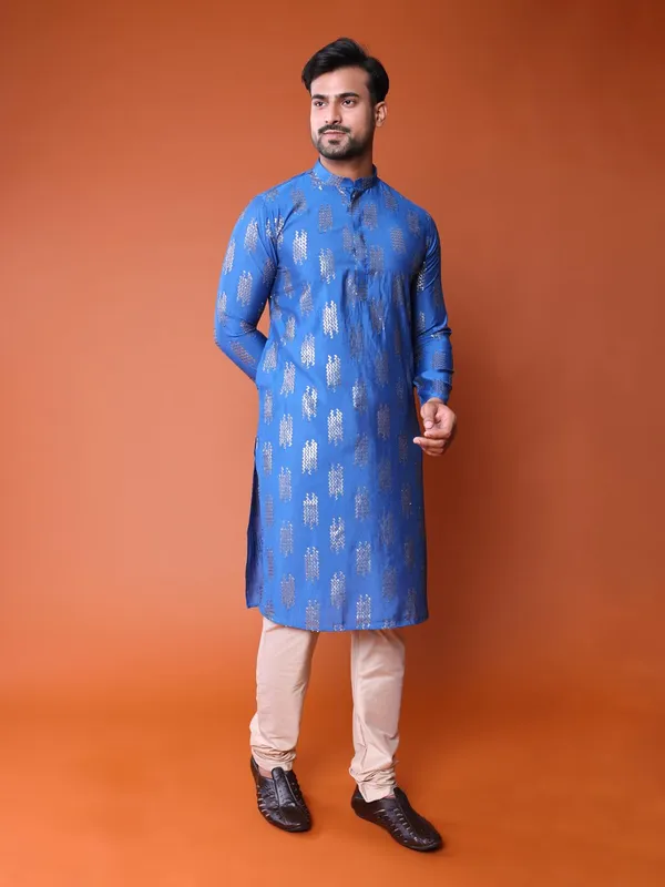 Blue_Cotton_Full_Sleeves_Regular_Fit_Embroidery_Kurta_For_Men