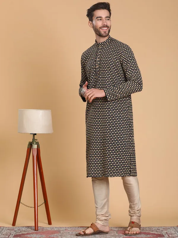 Blue_Cotton_Full_Sleeve_Regular_Fit_Embroidery_Blue_Kurta_For_Men