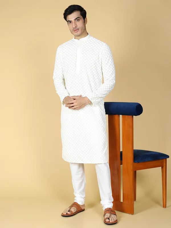 White_Cotton_Full_Sleeve_Regular_Fit_Chikankari_Embroidery_Kurta_For_Men
