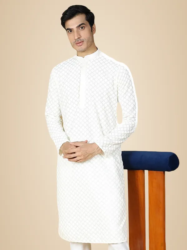 White_Cotton_Full_Sleeve_Regular_Fit_Chikankari_Embroidery_Kurta_For_Men