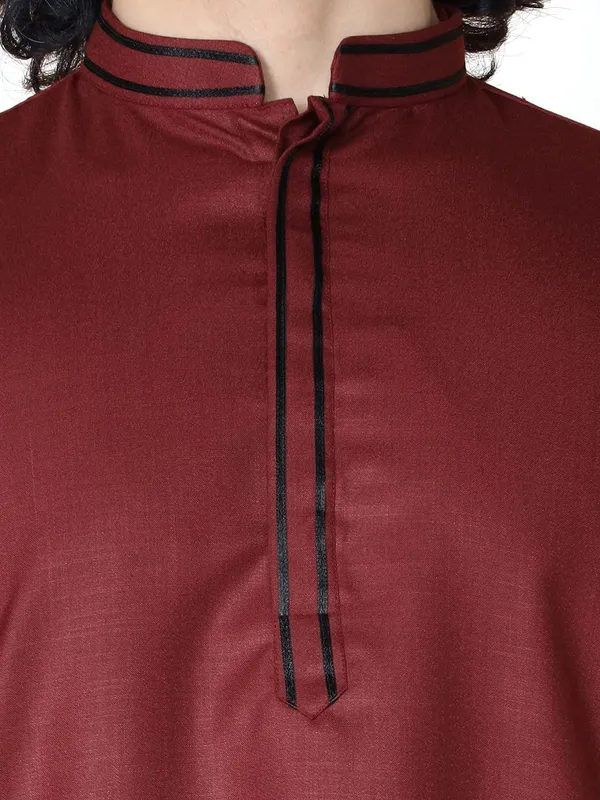 Maroon_Cotton_Full_Sleeve_Regular_Fit_Plain_Kurta_For_Men
