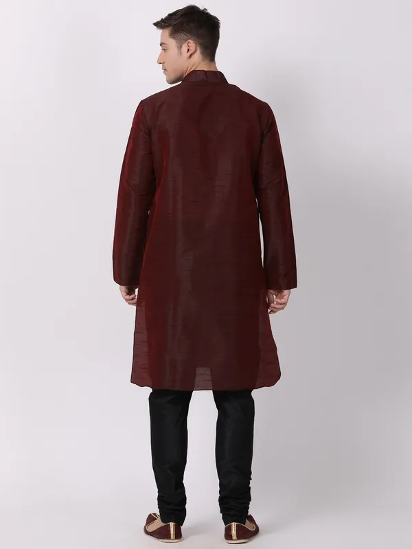 Tabard_Men_Solid_Straight_Kurta_(Maroon)
