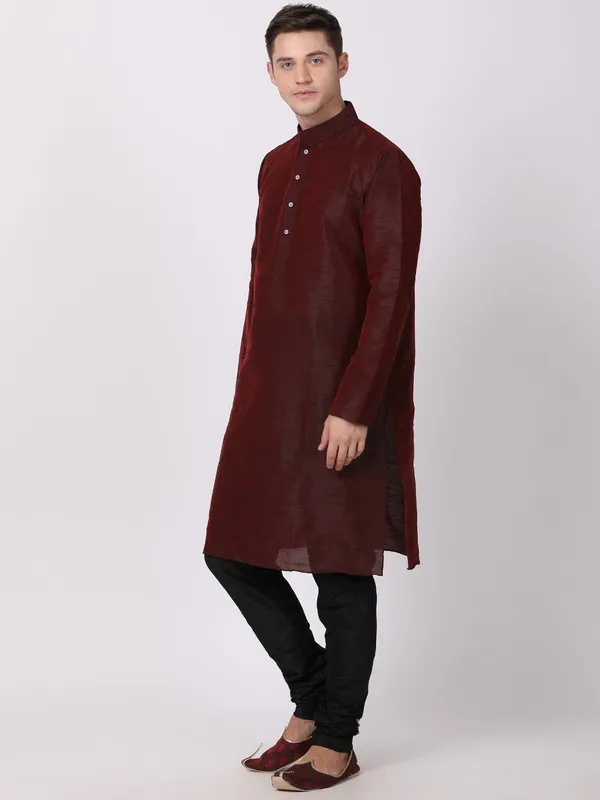 Tabard_Men_Solid_Straight_Kurta_(Maroon)