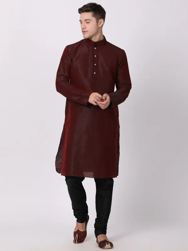 Tabard_Men_Solid_Straight_Kurta_(Maroon)