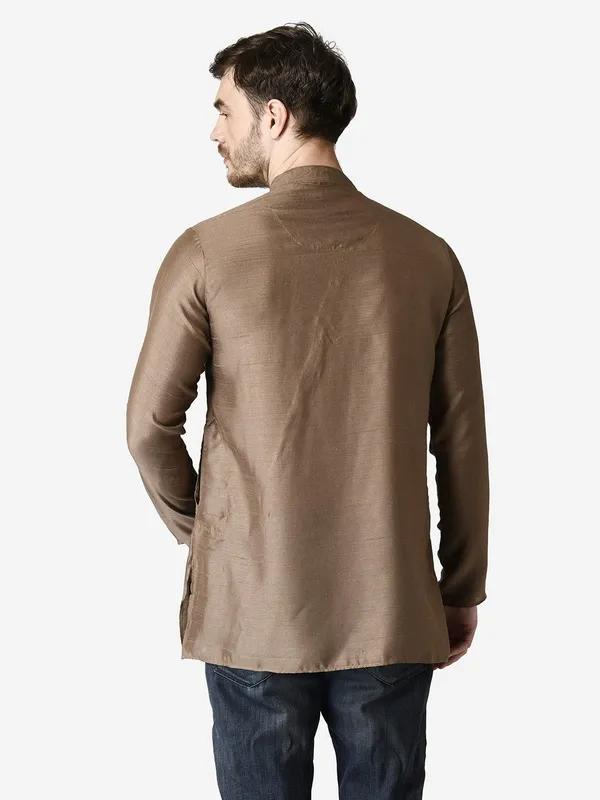 Tabard_Men_Solid_Straight_Kurta_(Beige)