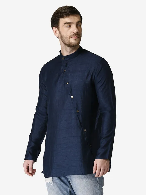 Tabard_Men_Solid_Straight_Kurta_(Blue)