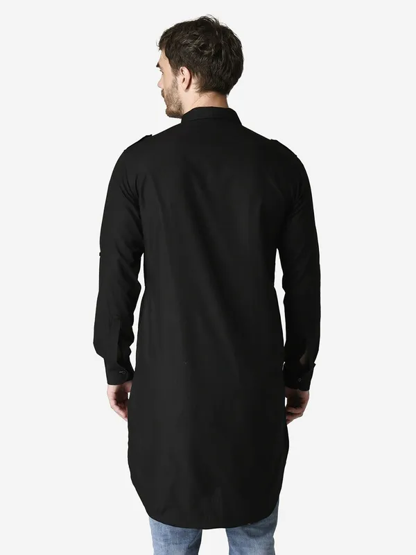 Tabard_Men_Solid_Straight_Kurta_(Black)