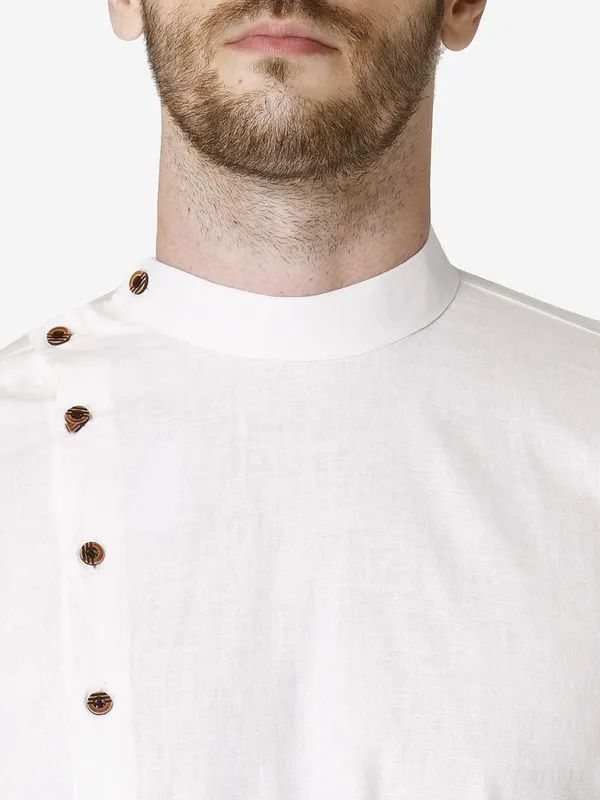 Tabard_Men_Solid_Straight_Kurta_(White)