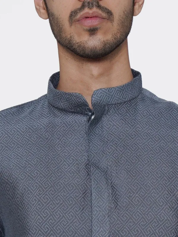 Tabard_Men_Printed_Straight_Kurta_(Grey)