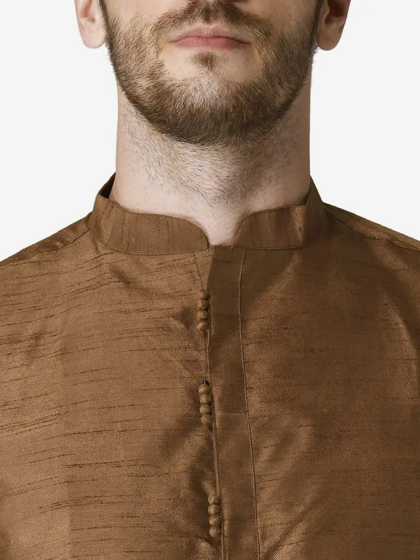 Tabard_Men_Solid_Straight_Kurta_(Brown)