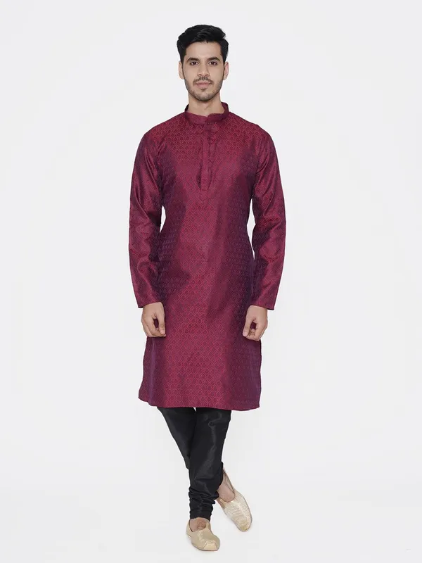 Tabard_Men_Printed_Straight_Kurta_(Maroon)