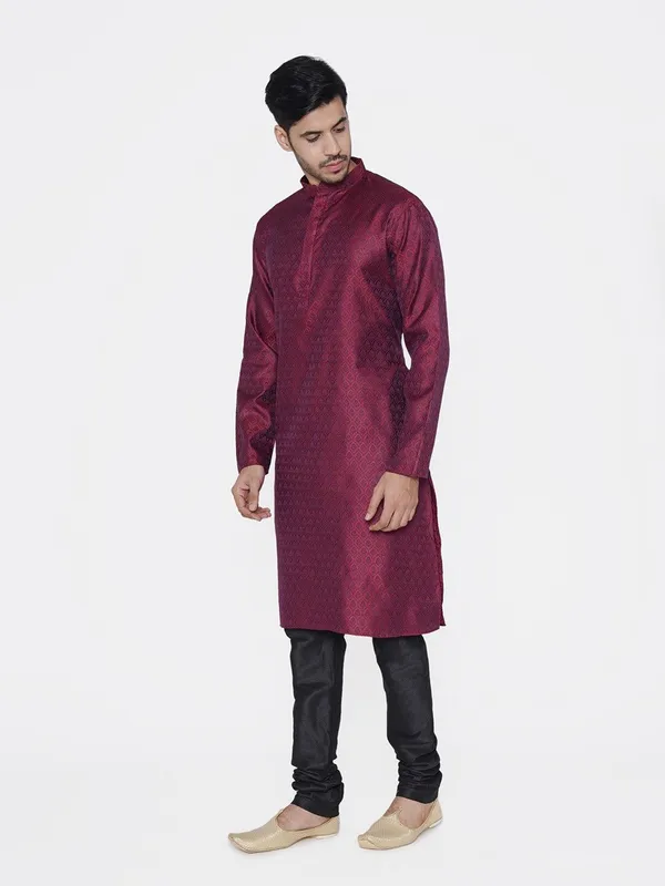 Tabard_Men_Printed_Straight_Kurta_(Maroon)