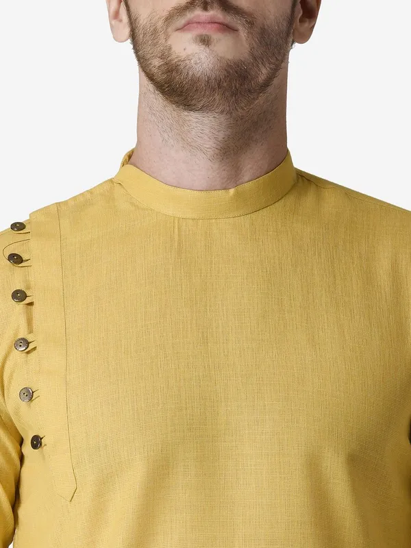 Tabard_Men_Solid_Straight_Kurta_(Yellow)