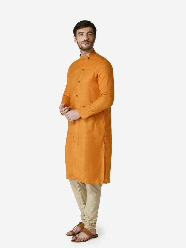 Tabard_Men_Solid_Frontslit_Kurta_(Orange)