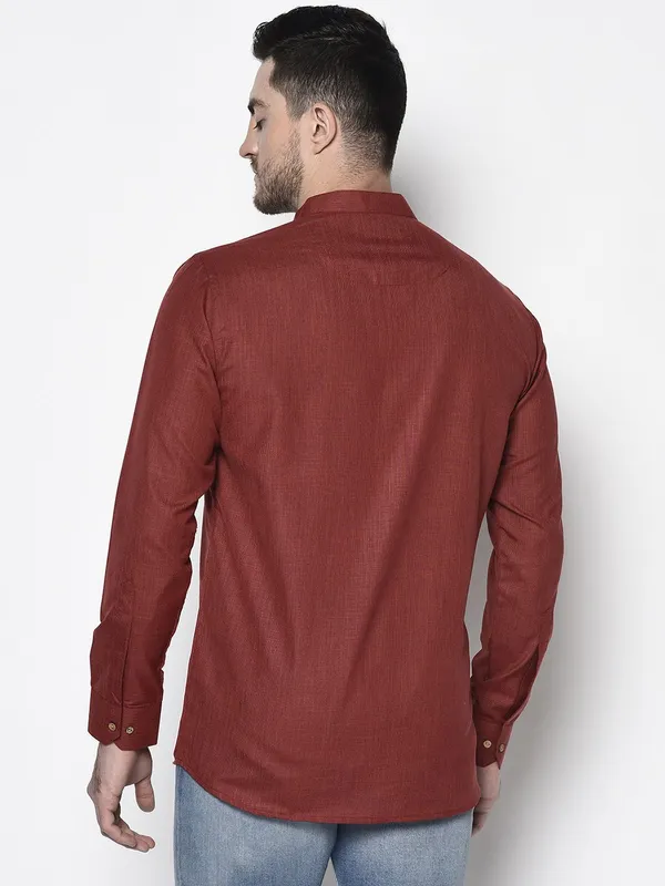 Tabard_Men_Solid_Straight_Kurta_(Maroon)