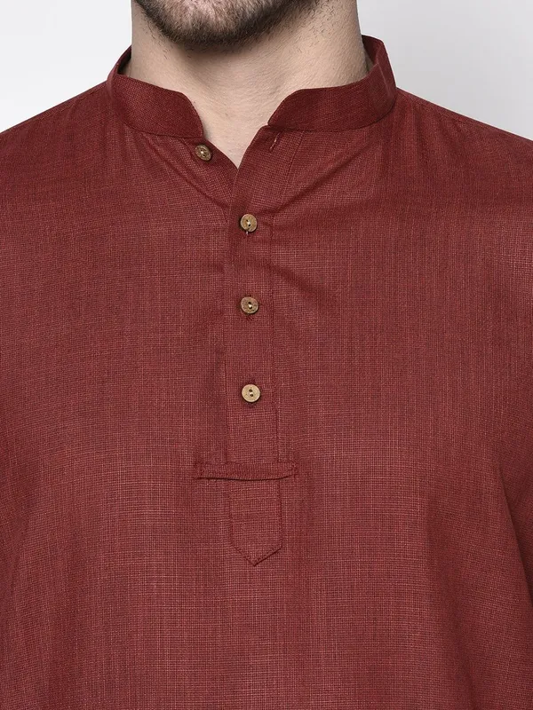 Tabard_Men_Solid_Straight_Kurta_(Maroon)