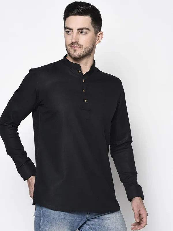 Tabard_Men_Solid_Straight_Kurta_(Black)