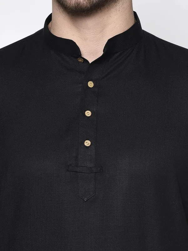 Tabard_Men_Solid_Straight_Kurta_(Black)
