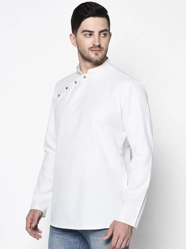 Tabard_Men_Solid_Straight_Kurta_(White)